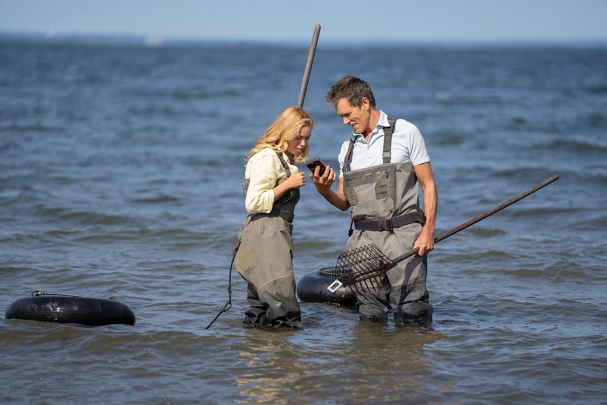 Milly Alcock as Simone and Kevin Bacon as Peter in Sirens (Image via Netflix)